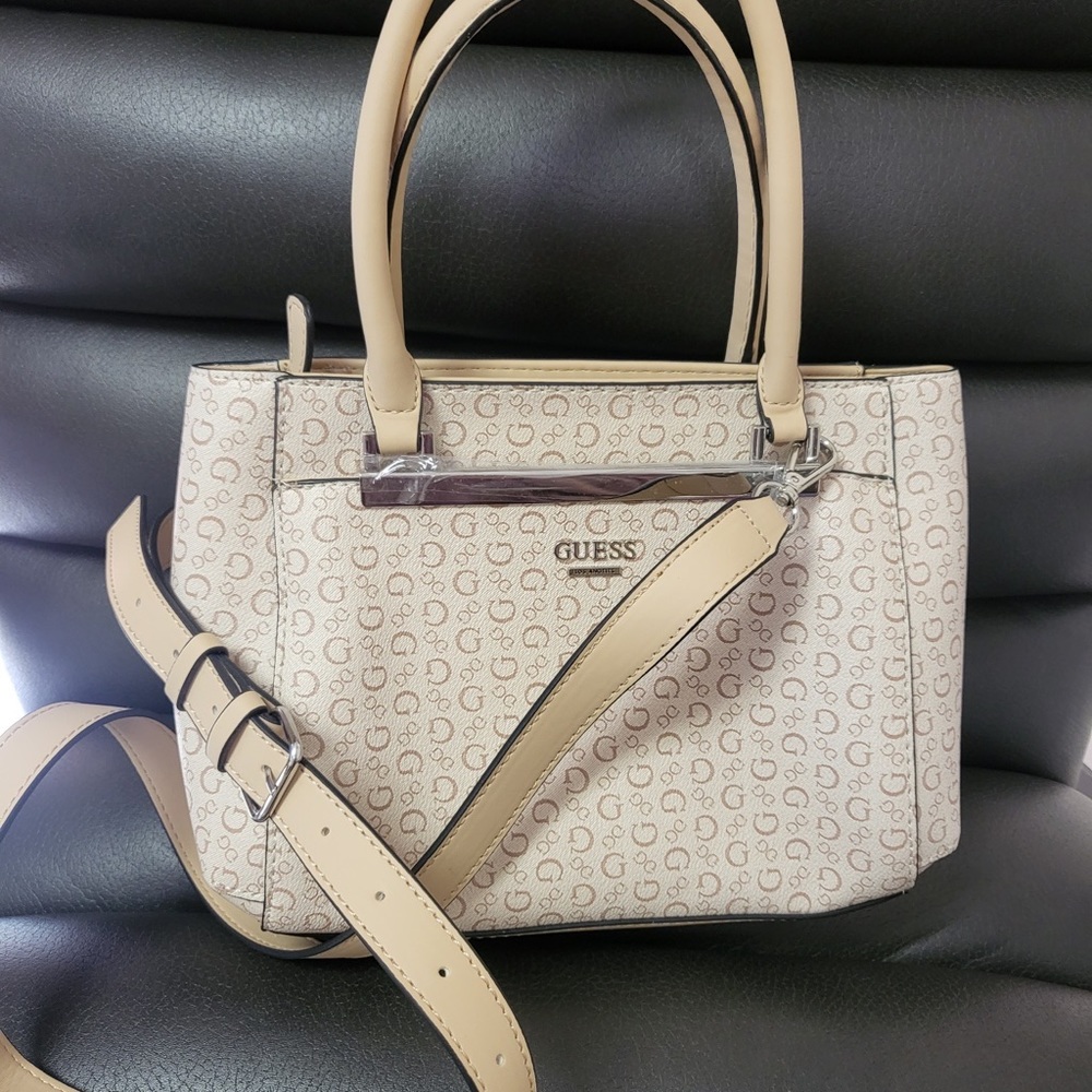 Guess Shoulder Bag